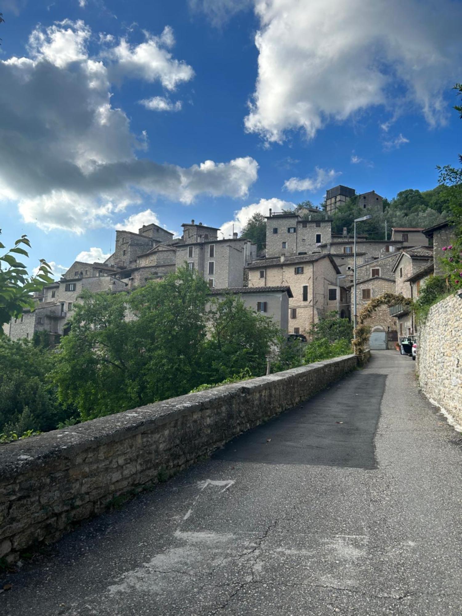 Casa Belvedere A Valle San Martino Di Spoleto Eksteriør bilde