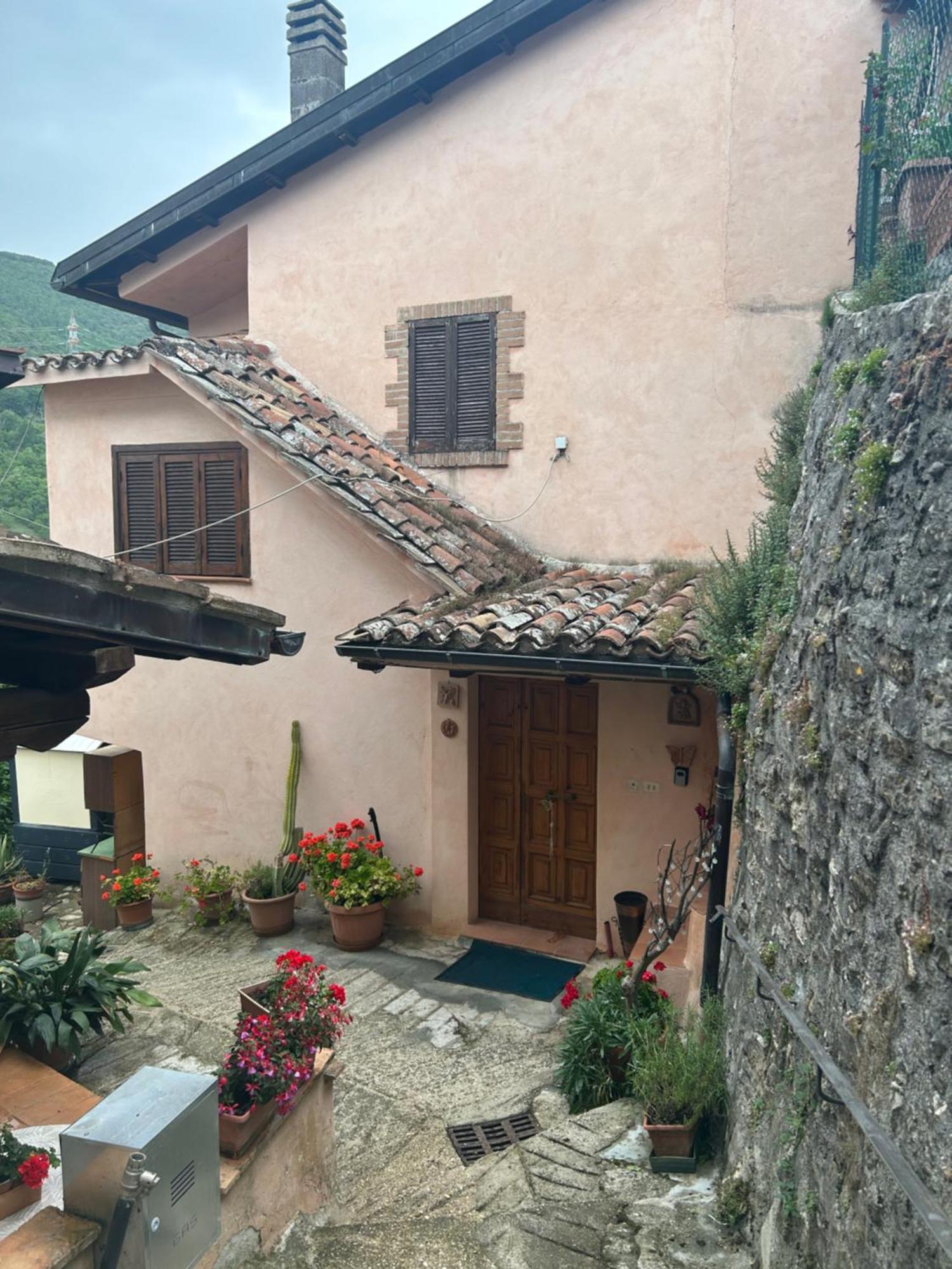 Casa Belvedere A Valle San Martino Di Spoleto Eksteriør bilde